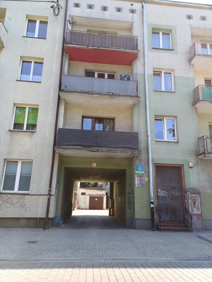 Ommpbooking Wspolna Lazienka Apartment Czestochowa Exterior photo